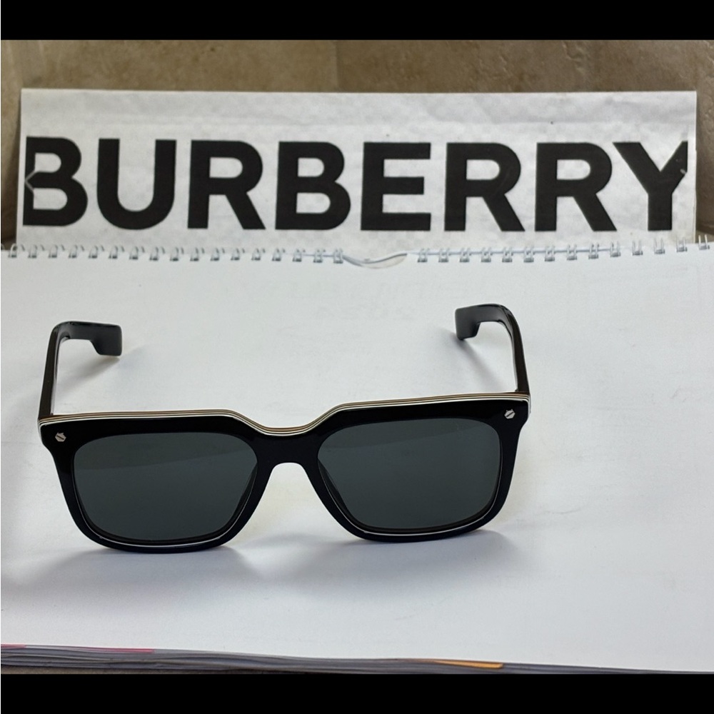 New Burberry B4337 3798/8G Carnaby Classic Black Sunglasses